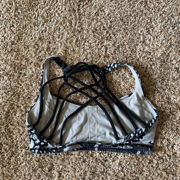 lululemon sports bra - Picture 2 of 3